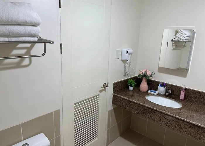 86 Sqm, 3br Condo, Free Prking, Wifi, Ntflx