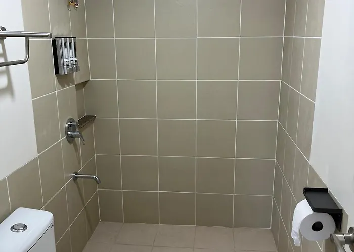 86 Sqm, 3br Condo, Free Prking, Wifi, Ntflx 公寓 *